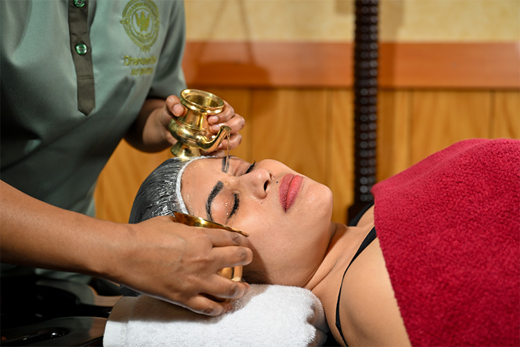 Akshi Seka Treatment in Dubai Ayurvedic eye cleansing therapy for vision and eye strain