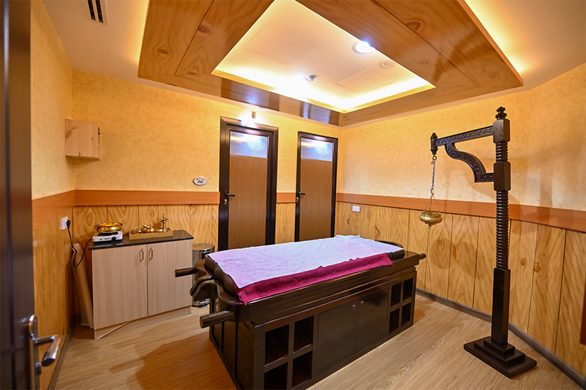 Ayurvedic massage in Dubai – traditional Kerala Abhyanga therapy at Dhanwanthari Ayurvedic Medical Center